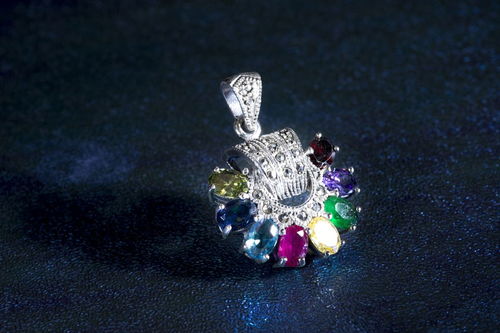 璀璨华章——珠宝的魅力与象征